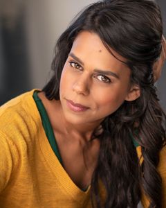 Michelle Civile interpreta Star-Crossed Woman