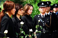 Mandy Chiang interpreta Thong's 3rd Sister
