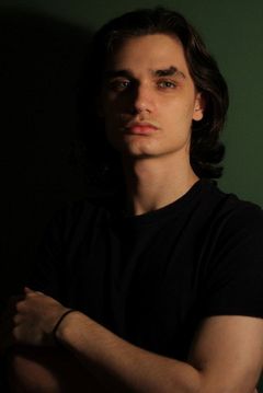 Gabriel Antunes interpreta Dean Barry (19)
