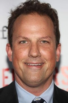 Ted Griffin interpreta Bill Jr.