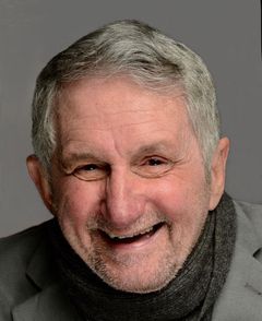 James DeAngelo interpreta Hobo