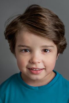 Daniel Lamont interpreta Michael