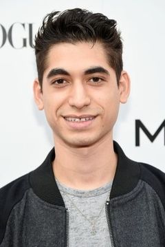 Alexander Flores interpreta Winston
