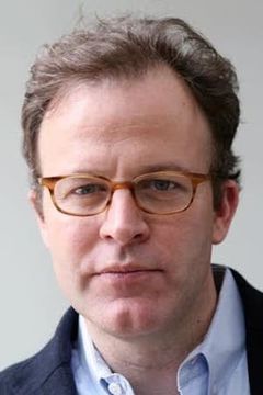 Tom McCarthy interpreta Principal Caden