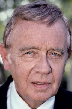 Warren Frost interpreta Dr. Will Hayward