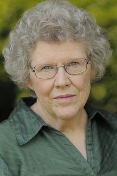 Theresa O'Shea interpreta Elderly Shopper