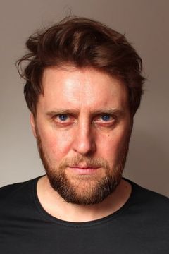Jamie Beamish interpreta Nathan