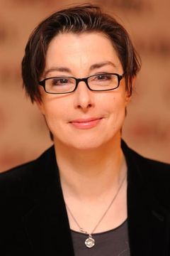 Sue Perkins interpreta Ice Show Director