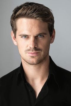 Gonzalo Ramos interpreta Scott