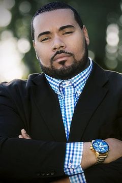 Dominic L. Santana interpreta Suge Knight