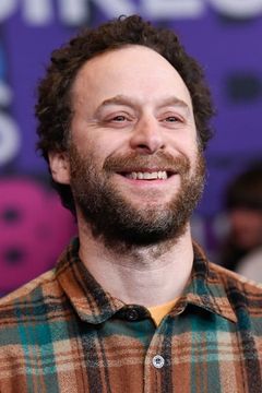 Jon Glaser interpreta Mark