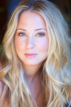 Jessica Friedman interpreta Singing Sparrow (voice)