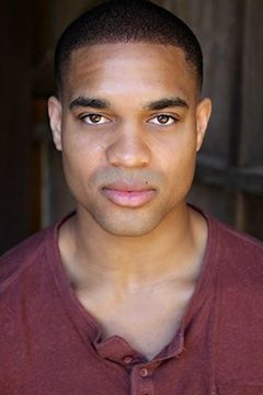 Marcus Emanuel Mitchell interpreta Hayward Jones III