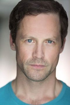 Nathan Nolan interpreta Camp G Doctor #2