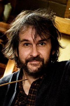 Peter Jackson interpreta Man at Pharmacy (uncredited)