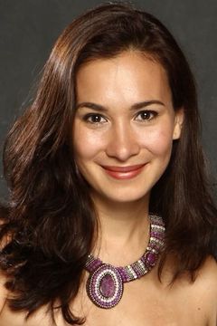 Celina Jade interpreta Dragon Inn Singer