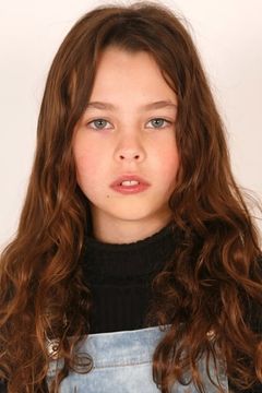 Beau Gadsdon interpreta Young Lisbeth Salander