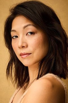Nanrisa Lee interpreta Jenn Chou