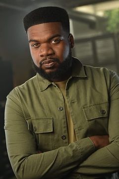 Rashal James interpreta Desmond