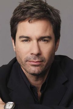 Eric McCormack interpreta Dr. Daniel Pierce