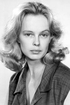 Sandy Dennis interpreta Claire