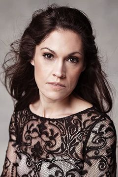 Felicia M. Reyes interpreta Mexican Prisoner (uncredited)