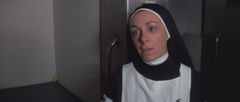 Freda Dowie interpreta Nun (uncredited)