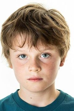 James Lintern interpreta James