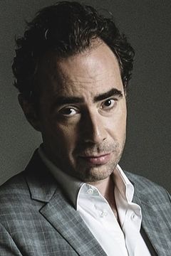 Bruno Paviot interpreta Terrace Maitre D'