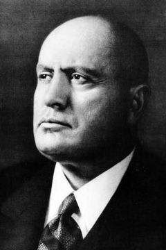 Benito Mussolini interpreta Self (archive footage)
