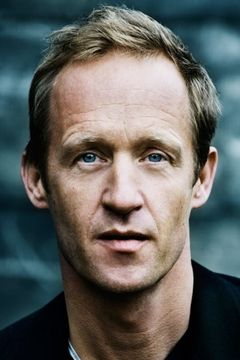 Stephan Kampwirth interpreta Karls Vater