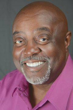 Dale E. Turner interpreta Gus's Pal