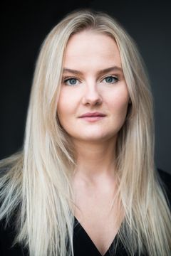 Vala Kristin Eiriksdottir interpreta Stefania
