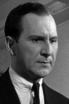 John Heldabrand interpreta Mott