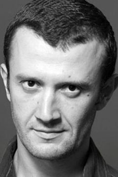 Hristo Mitzkov interpreta Reporter