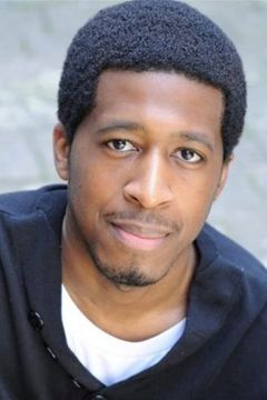 Darren Hart interpreta MacDonald