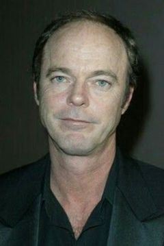 Daniel Roberts interpreta McCann