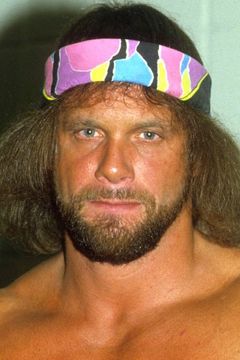 Randy Poffo interpreta Bone Saw McGraw