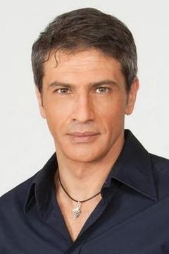 Lorenzo Crespi interpreta Tommaso Palermo