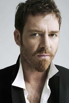 Marton Csokas interpreta Sheriff Brooks