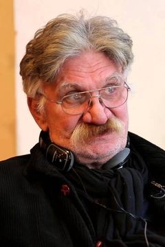 Dénes Ujlaky interpreta Papin