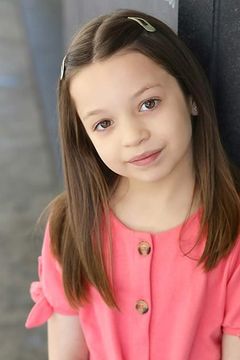 Dalya Knapp interpreta Talia