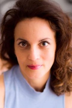 Laura Spaeth interpreta Walking Woman