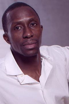 Emmanuel Dabone interpreta Wambua