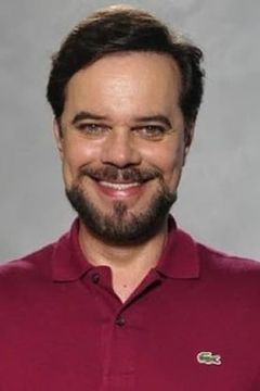 Diogo Vilela interpreta (voice) (uncredited)