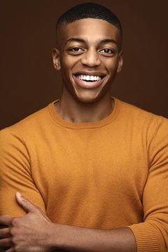 Maxwell Whittington-Cooper interpreta Brendon Green