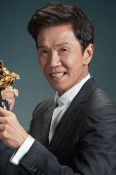 Tai Bo interpreta Ohara's crew who attacks Su Lin