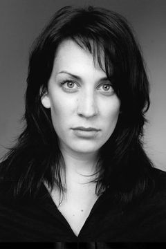 Lizzie Winkler interpreta Sarah Jones