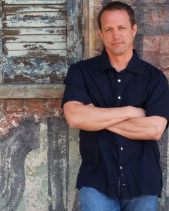 Jeff Galpin interpreta Biker Thug