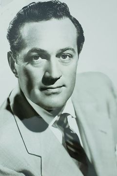 Don Haggerty interpreta Minor Role (uncredited)